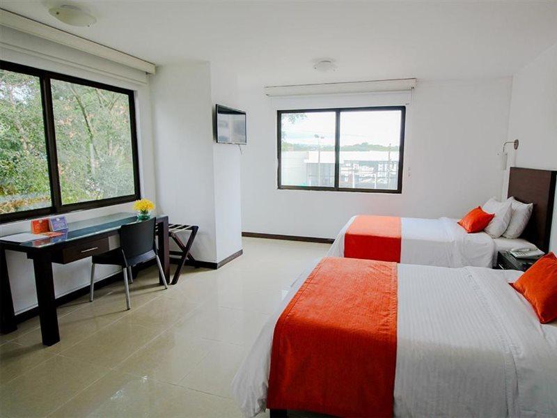 Hotel Pinares Plaza เปเรย์รา ภายนอก รูปภาพ