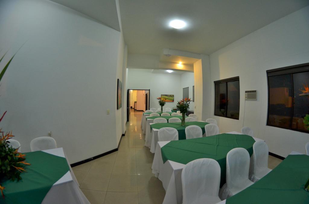 Hotel Pinares Plaza เปเรย์รา ภายนอก รูปภาพ