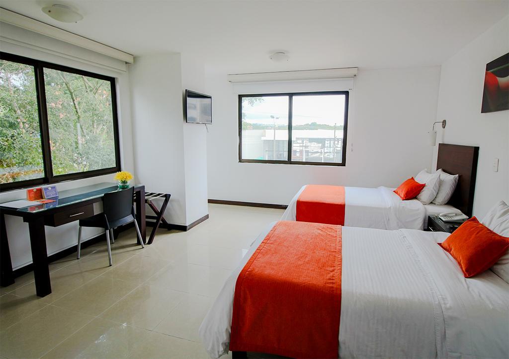 Hotel Pinares Plaza เปเรย์รา ภายนอก รูปภาพ