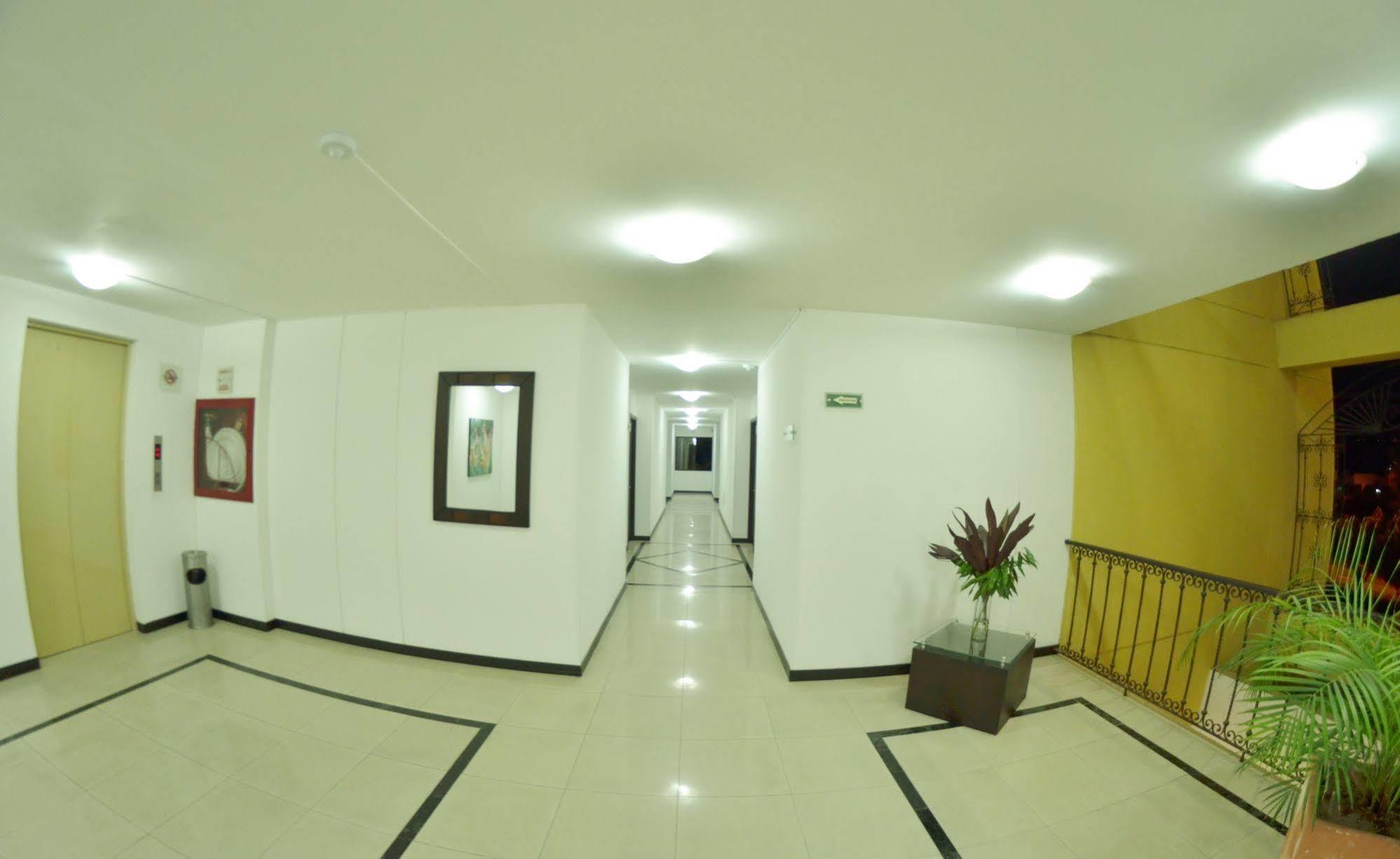 Hotel Pinares Plaza เปเรย์รา ภายนอก รูปภาพ